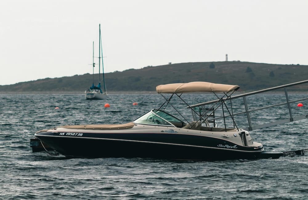 Satellite internet equipment for boats docked at Ontario lakes and marinas